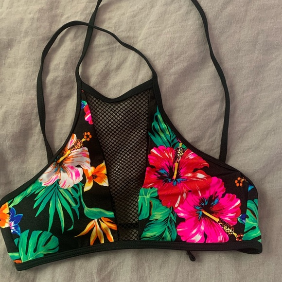 New Look High Neck Tropical Bikini Top - Picture 2 of 2